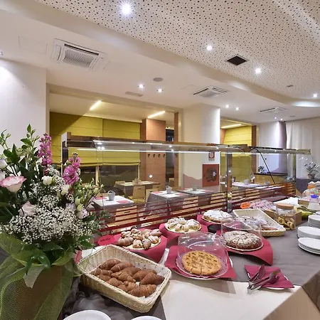 Hotel Tati 4*