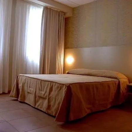 酒店 塔蒂酒店 4*